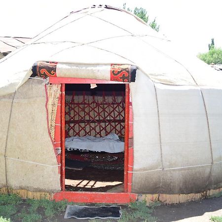 Sonun Hostel Karakol Exterior foto