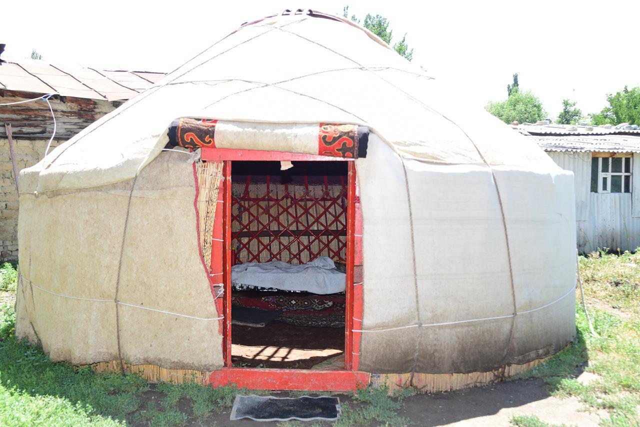 Sonun Hostel Karakol Exterior foto